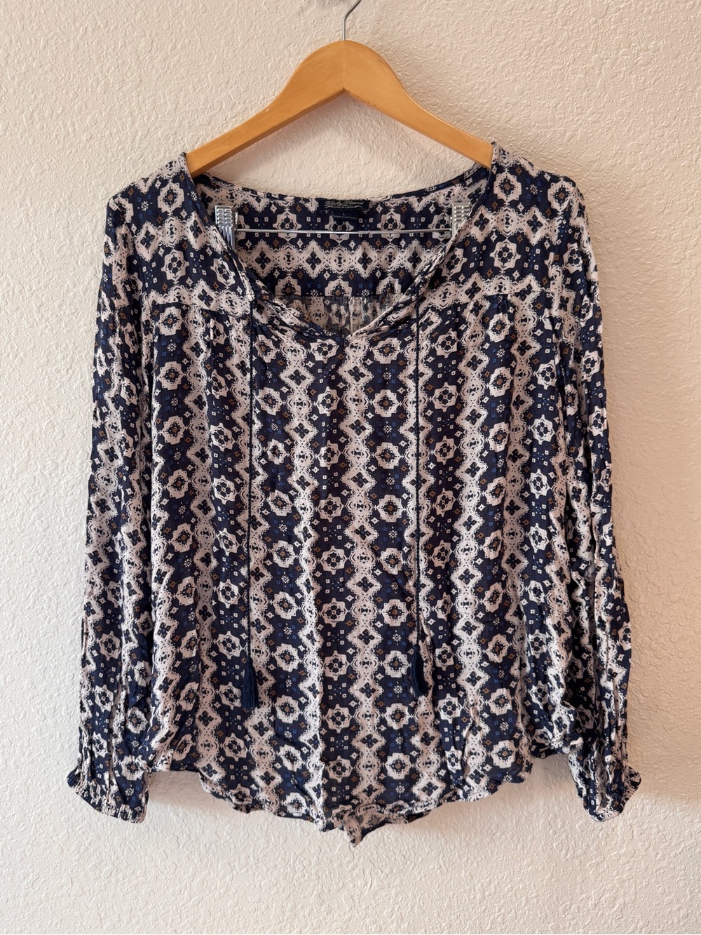 Lucky Brand Blue/cream Patterned Long Sleeve Peasant Blouse Women’s Large
